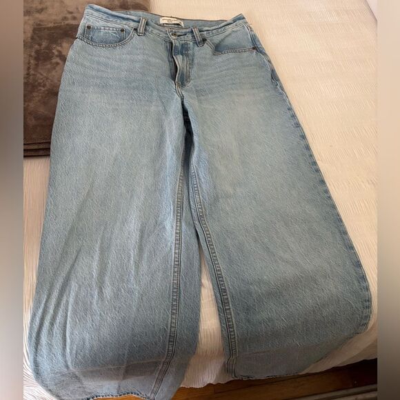 Abercrombie and Fitch High Rise Loose Jean Size 30/10R - Picture 2 of 8